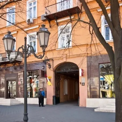 Goodrest On Deribasovskaya Odesa